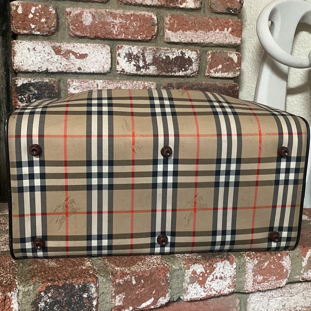 VINTAGE Burberry’s Nova Check Duffle/Travel Bag - Picture 16 of 17